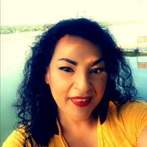 Meet your Posher, Dionne